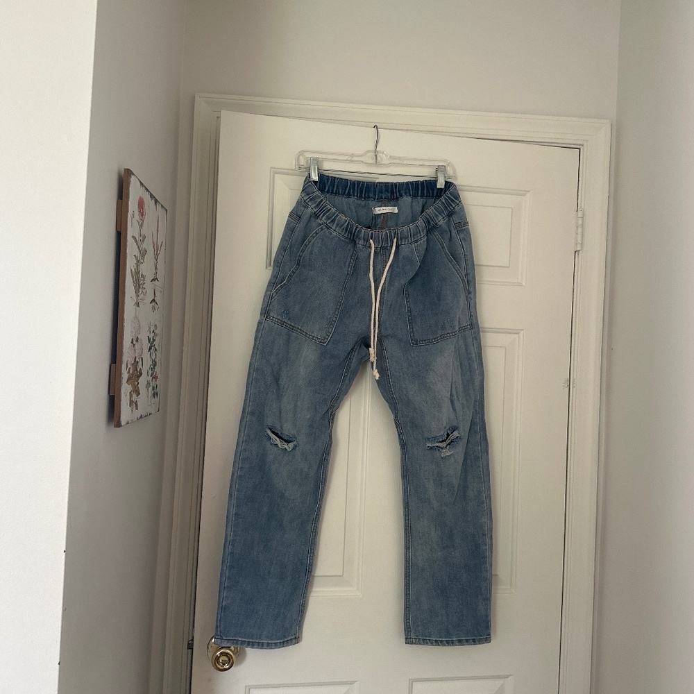 Distressed Light Wash Elastic Waist Denim Jogger Jeans W/ Drawstring